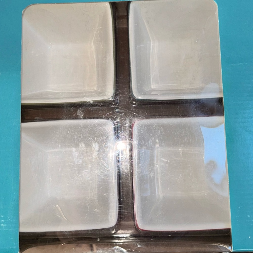 Set of 4 stoneware serving bowls with bamboo serving Tray NIB